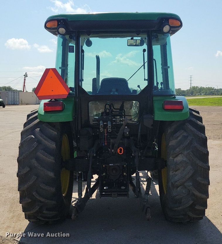 image for item DR4446 2003 John Deere 5520 MFWD tractor