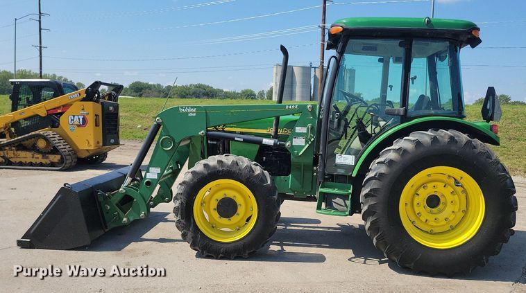 image for item DR4446 2003 John Deere 5520 MFWD tractor