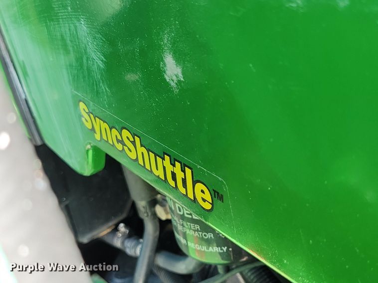 image for item DR4446 2003 John Deere 5520 MFWD tractor