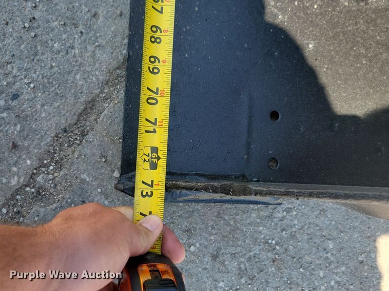 image for item DR4446 2003 John Deere 5520 MFWD tractor