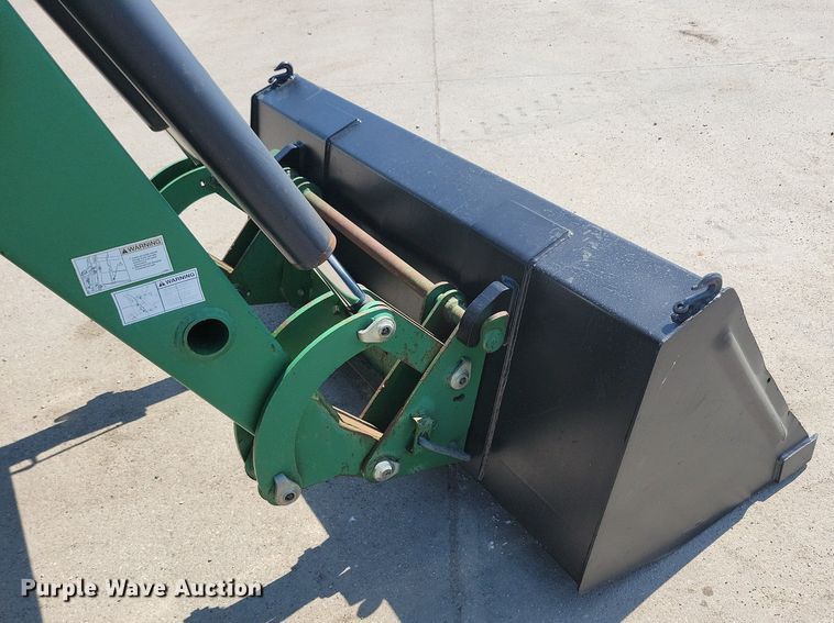 image for item DR4446 2003 John Deere 5520 MFWD tractor