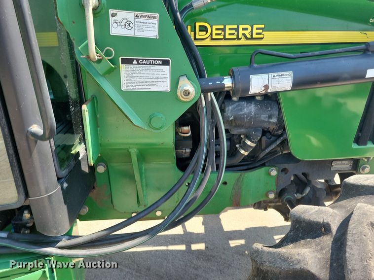 image for item DR4446 2003 John Deere 5520 MFWD tractor