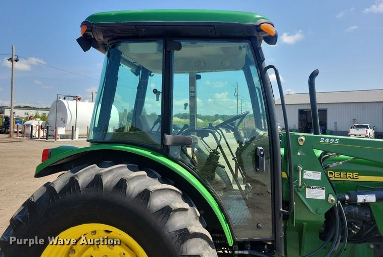 image for item DR4446 2003 John Deere 5520 MFWD tractor