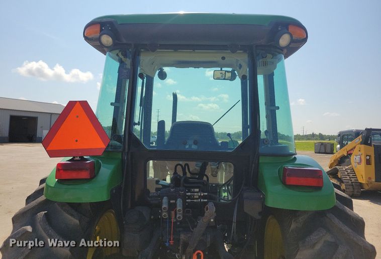 image for item DR4446 2003 John Deere 5520 MFWD tractor