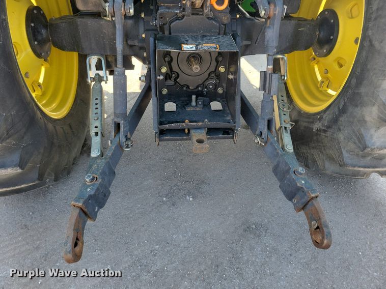 image for item DR4446 2003 John Deere 5520 MFWD tractor