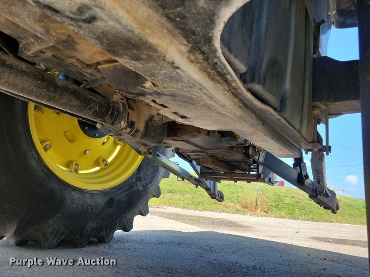 image for item DR4446 2003 John Deere 5520 MFWD tractor