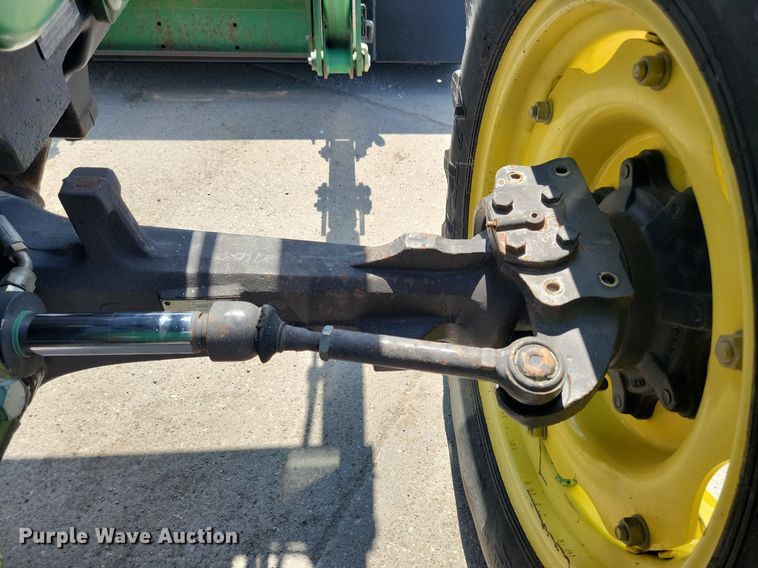 image for item DR4446 2003 John Deere 5520 MFWD tractor