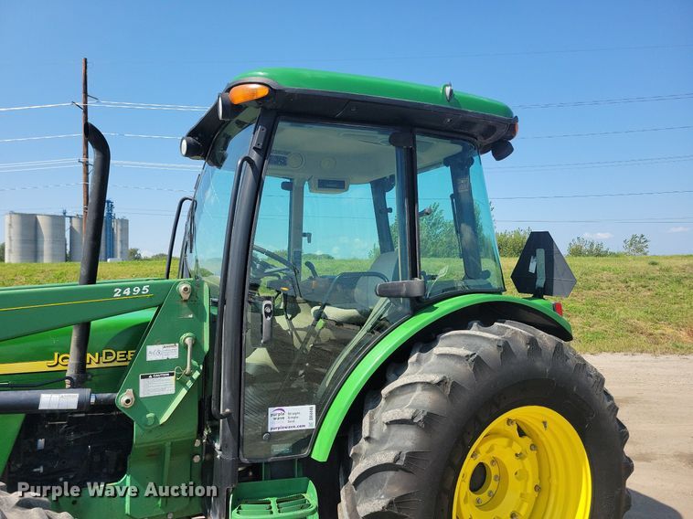 image for item DR4446 2003 John Deere 5520 MFWD tractor