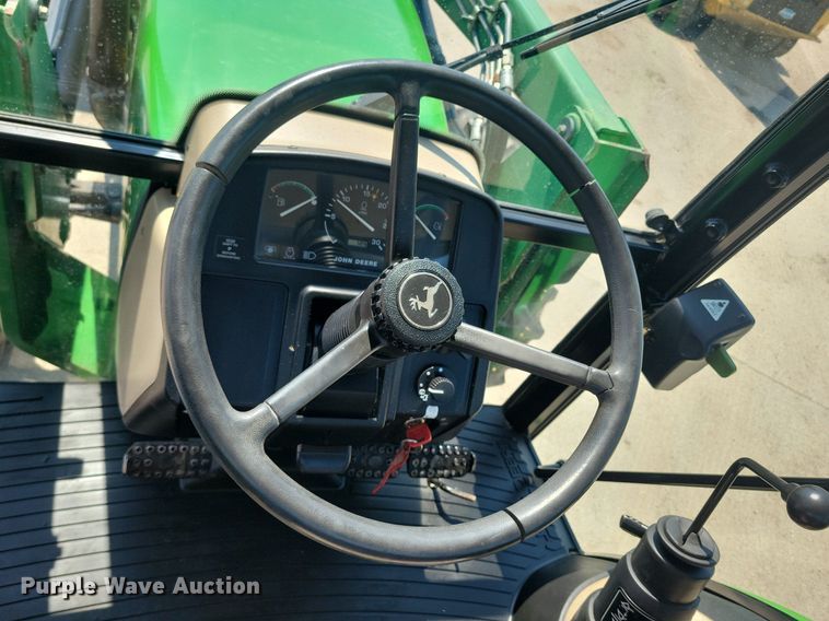image for item DR4446 2003 John Deere 5520 MFWD tractor