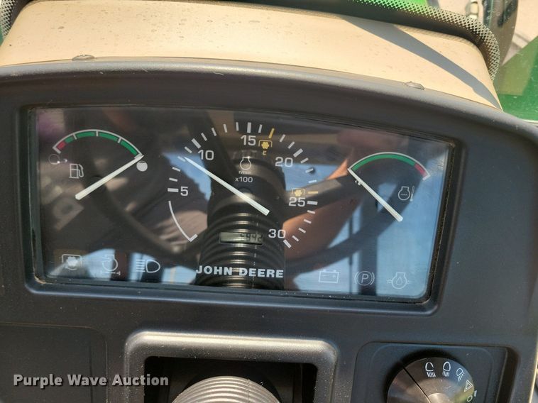 image for item DR4446 2003 John Deere 5520 MFWD tractor