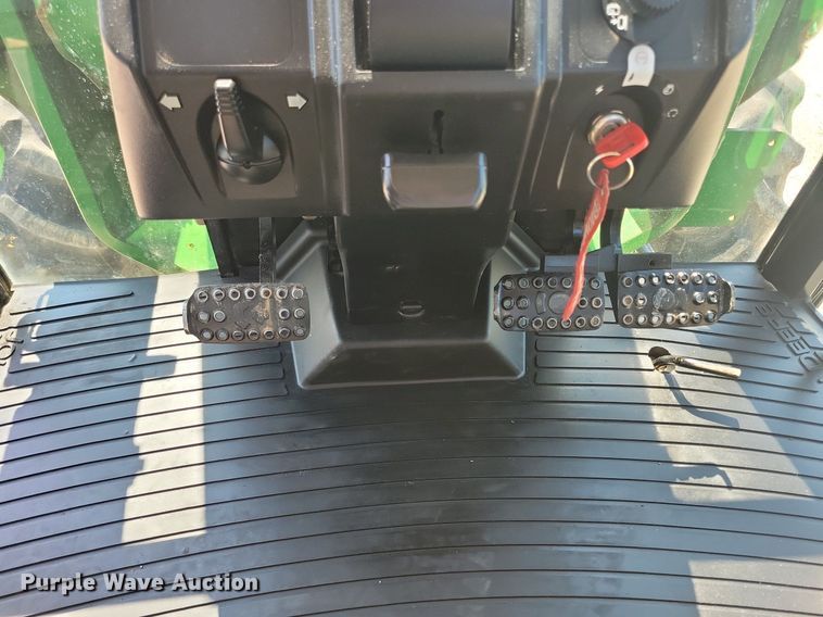 image for item DR4446 2003 John Deere 5520 MFWD tractor