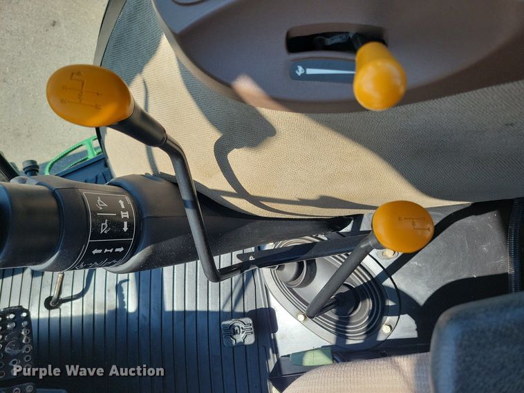 image for item DR4446 2003 John Deere 5520 MFWD tractor