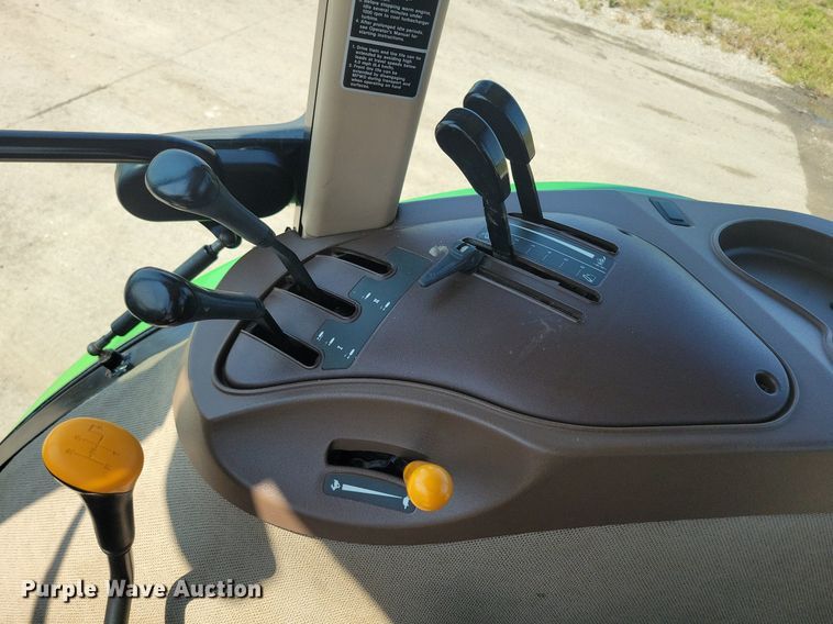 image for item DR4446 2003 John Deere 5520 MFWD tractor