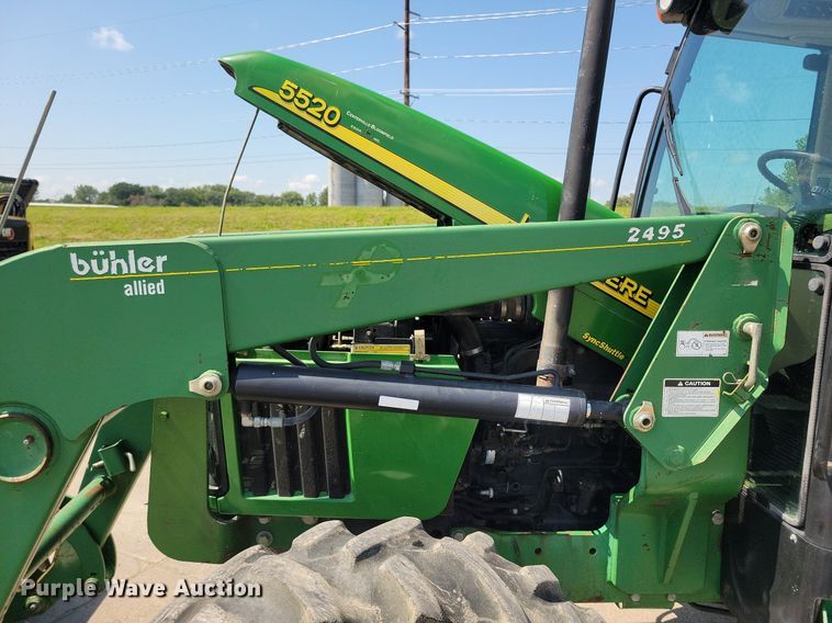 image for item DR4446 2003 John Deere 5520 MFWD tractor