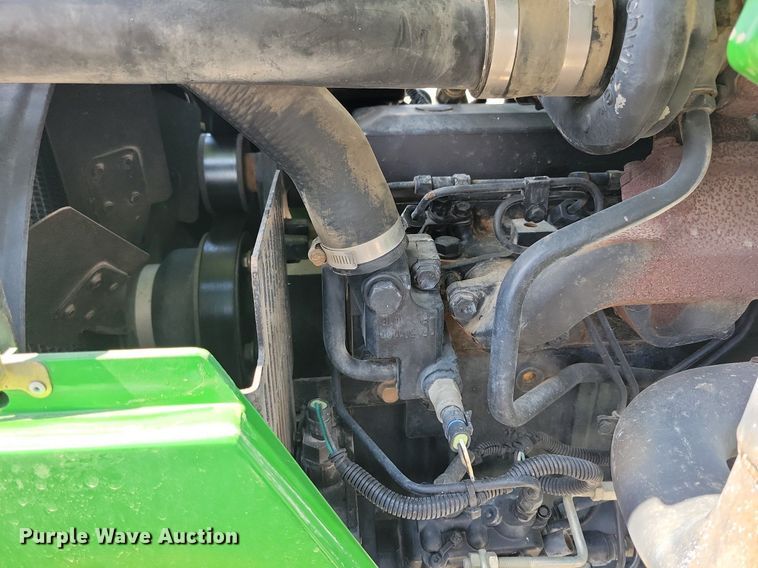 image for item DR4446 2003 John Deere 5520 MFWD tractor