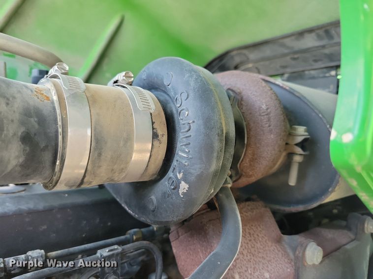 image for item DR4446 2003 John Deere 5520 MFWD tractor