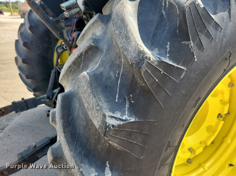 image for item DR4446 2003 John Deere 5520 MFWD tractor