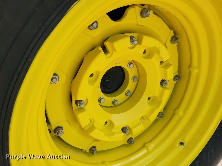 image for item DR4446 2003 John Deere 5520 MFWD tractor