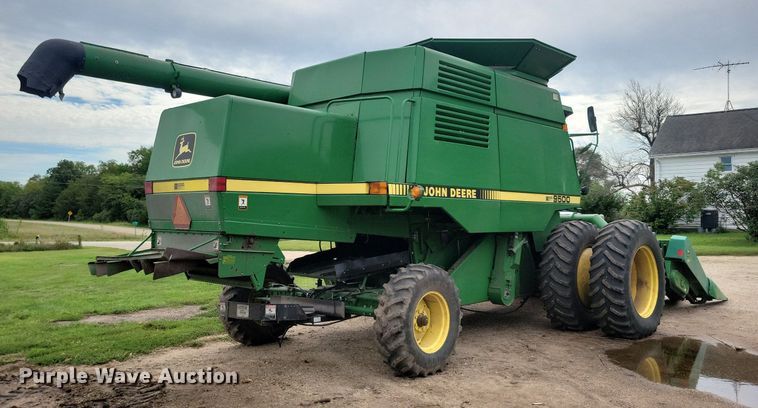 image for item DR4469 1996 John Deere 9500 combine