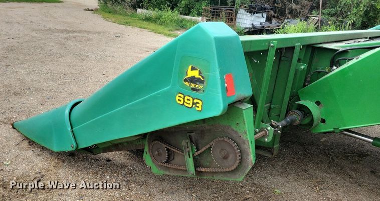 image for item DR4469 1996 John Deere 9500 combine