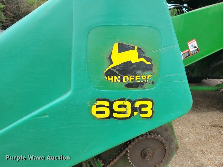 image for item DR4469 1996 John Deere 9500 combine