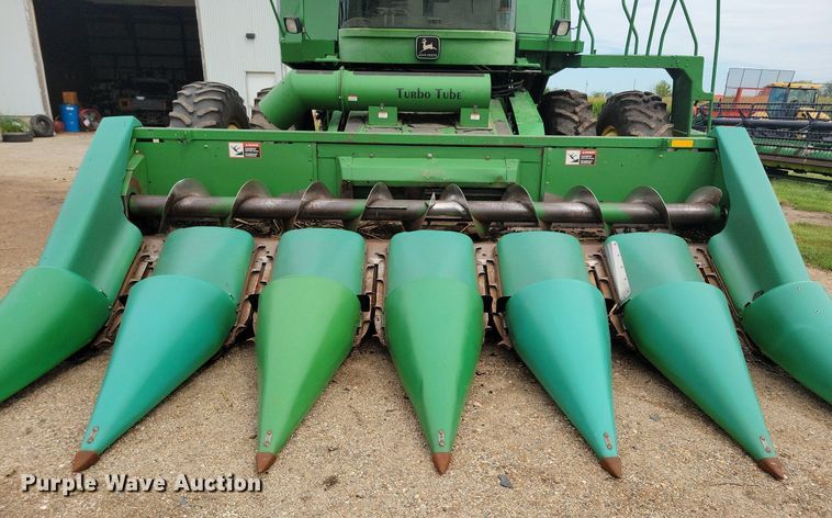 image for item DR4469 1996 John Deere 9500 combine