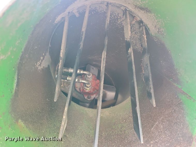 image for item DR4469 1996 John Deere 9500 combine