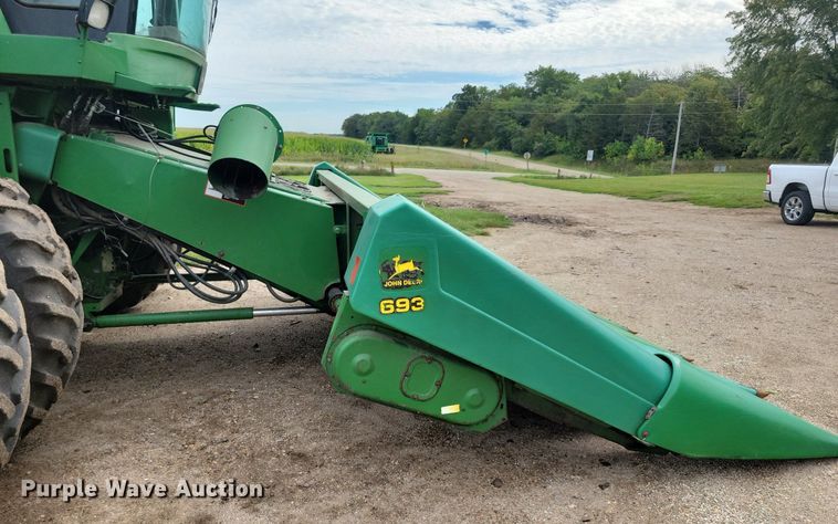 image for item DR4469 1996 John Deere 9500 combine