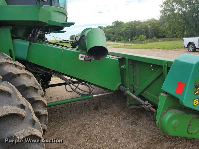 image for item DR4469 1996 John Deere 9500 combine