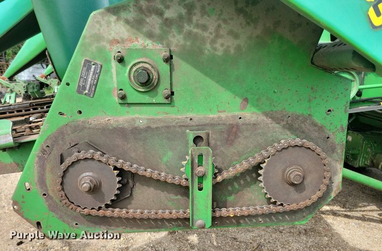 image for item DR4469 1996 John Deere 9500 combine