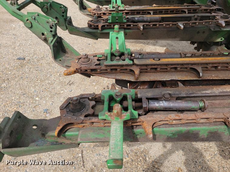 image for item DR4469 1996 John Deere 9500 combine