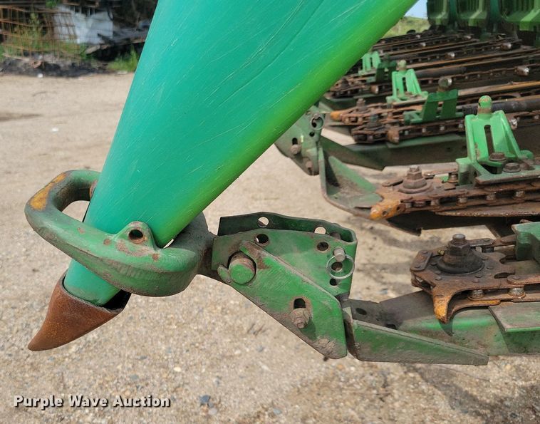 image for item DR4469 1996 John Deere 9500 combine