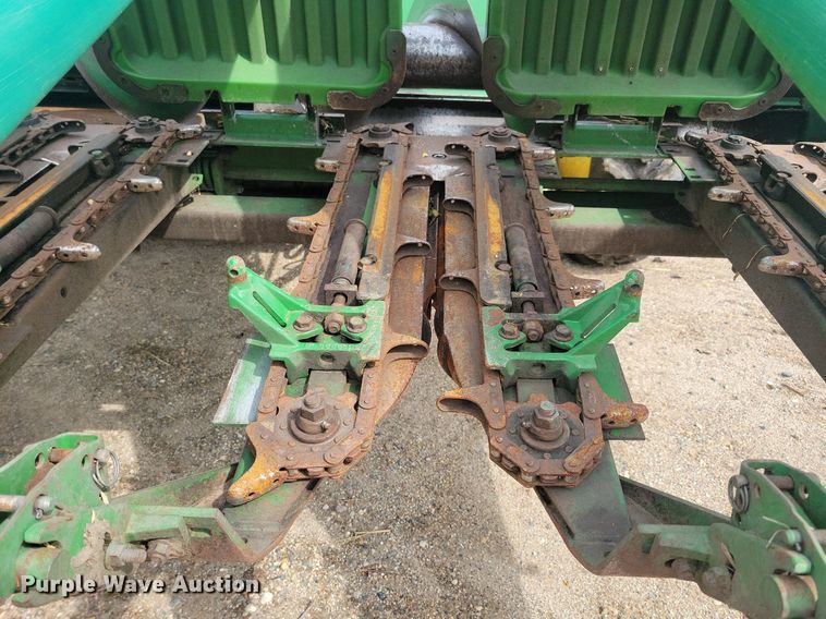image for item DR4469 1996 John Deere 9500 combine