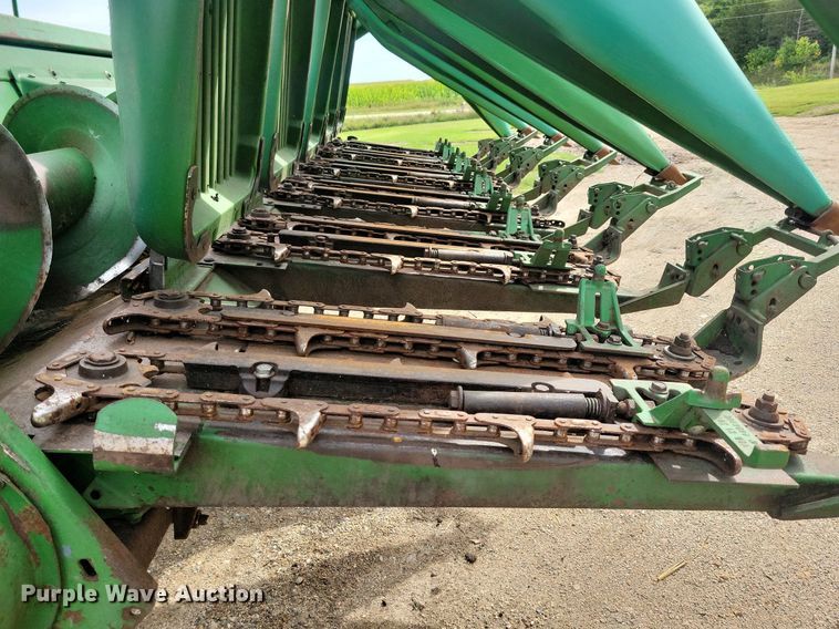 image for item DR4469 1996 John Deere 9500 combine