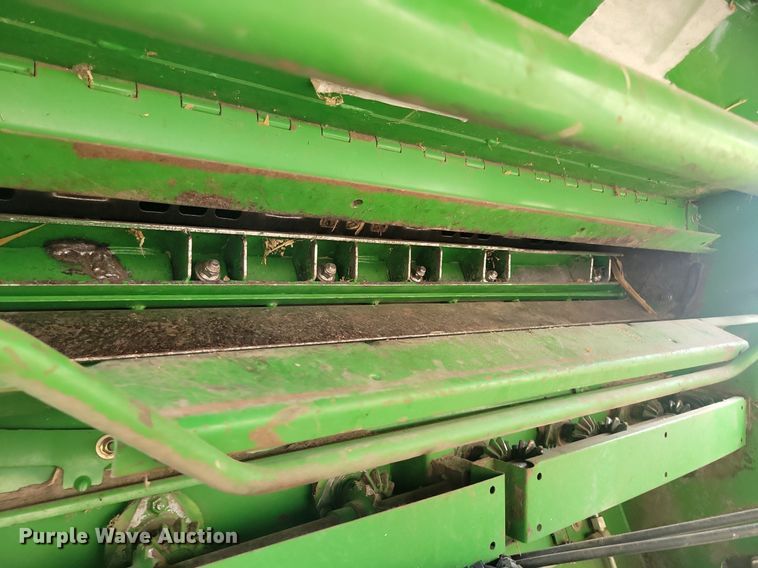 image for item DR4469 1996 John Deere 9500 combine