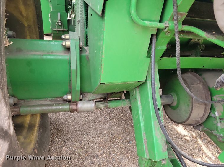 image for item DR4469 1996 John Deere 9500 combine