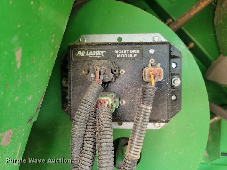 image for item DR4469 1996 John Deere 9500 combine