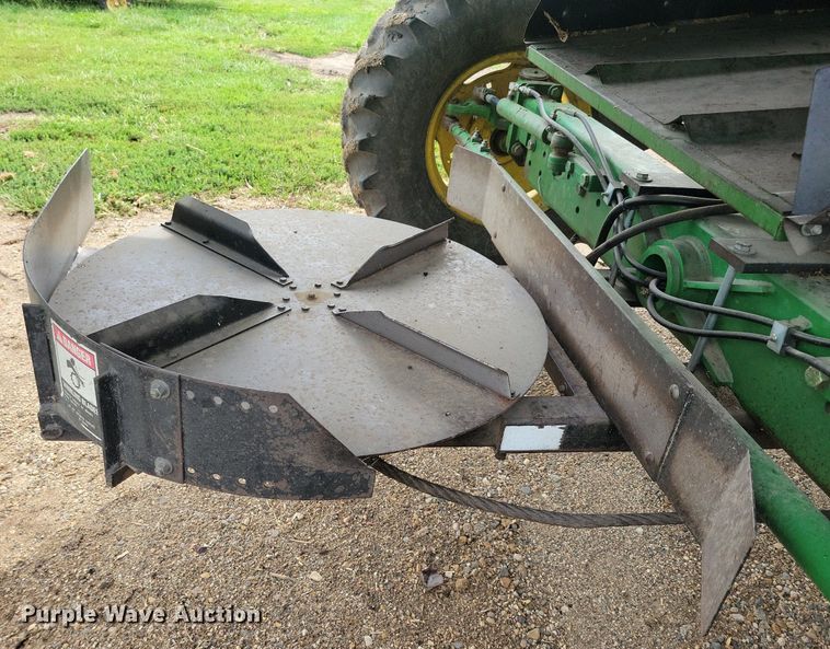 image for item DR4469 1996 John Deere 9500 combine