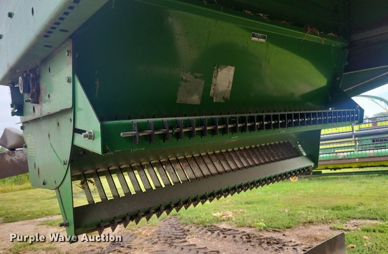 image for item DR4469 1996 John Deere 9500 combine