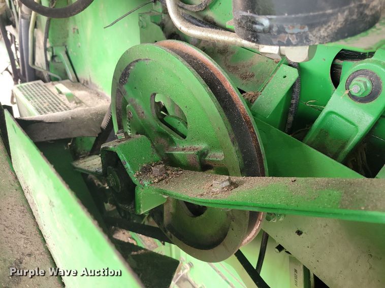 image for item DR4469 1996 John Deere 9500 combine