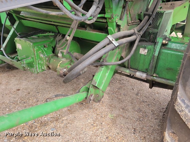 image for item DR4469 1996 John Deere 9500 combine