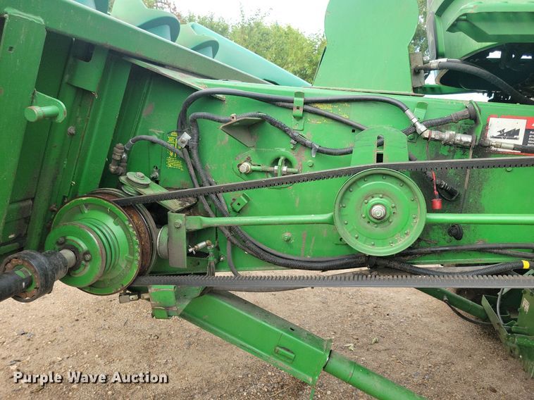 image for item DR4469 1996 John Deere 9500 combine