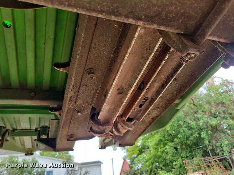 image for item DR4469 1996 John Deere 9500 combine