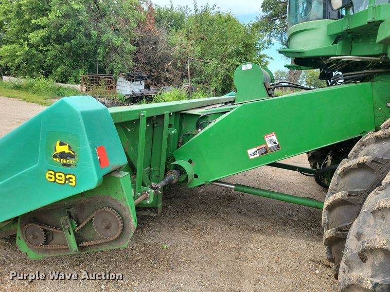 image for item DR4469 1996 John Deere 9500 combine