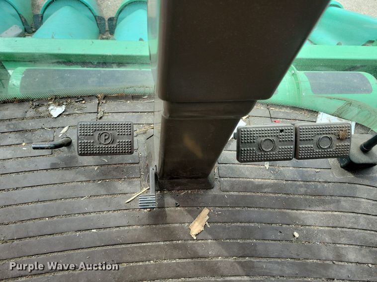 image for item DR4469 1996 John Deere 9500 combine