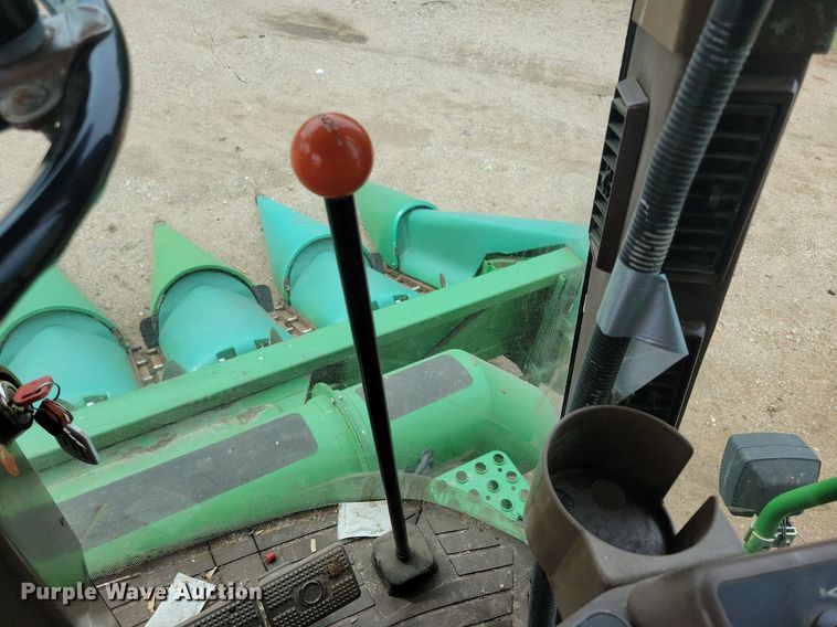 image for item DR4469 1996 John Deere 9500 combine