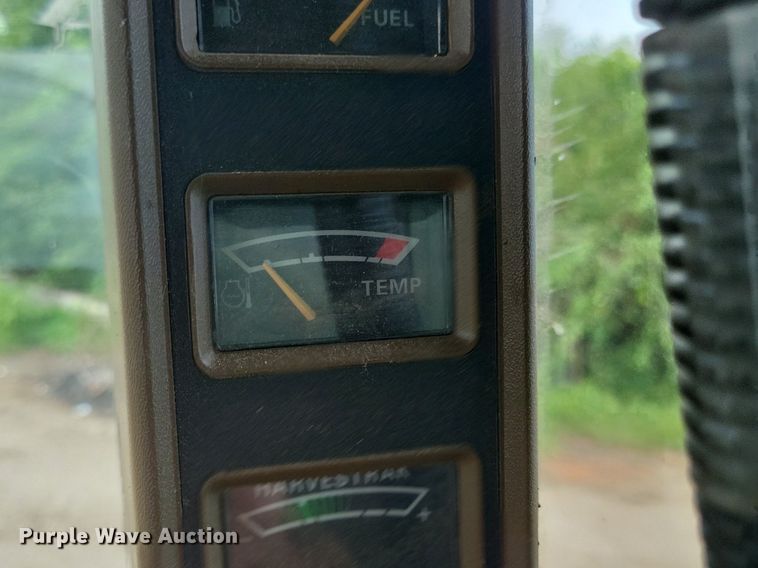 image for item DR4469 1996 John Deere 9500 combine