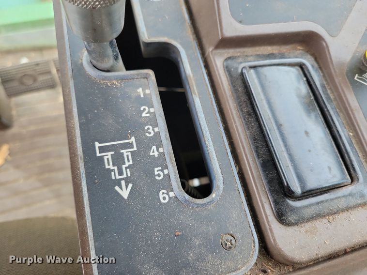 image for item DR4469 1996 John Deere 9500 combine