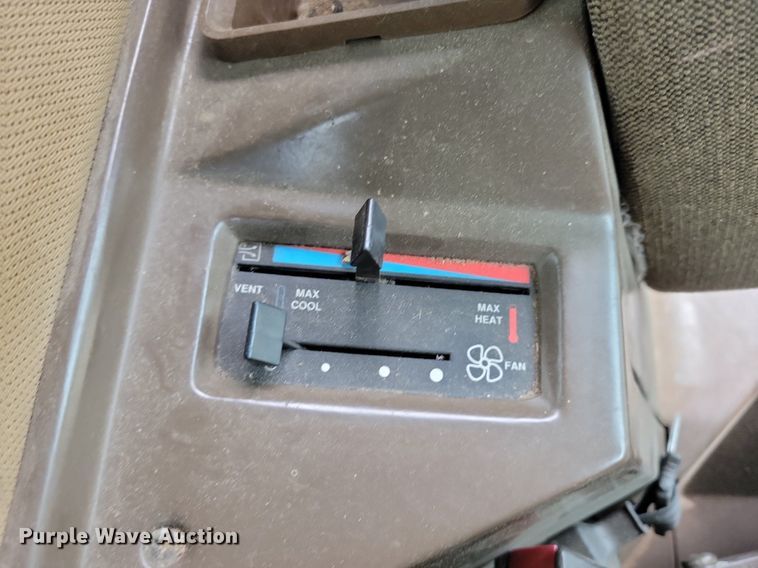 image for item DR4469 1996 John Deere 9500 combine