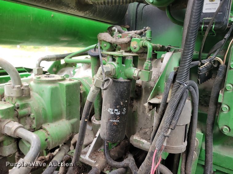 image for item DR4469 1996 John Deere 9500 combine